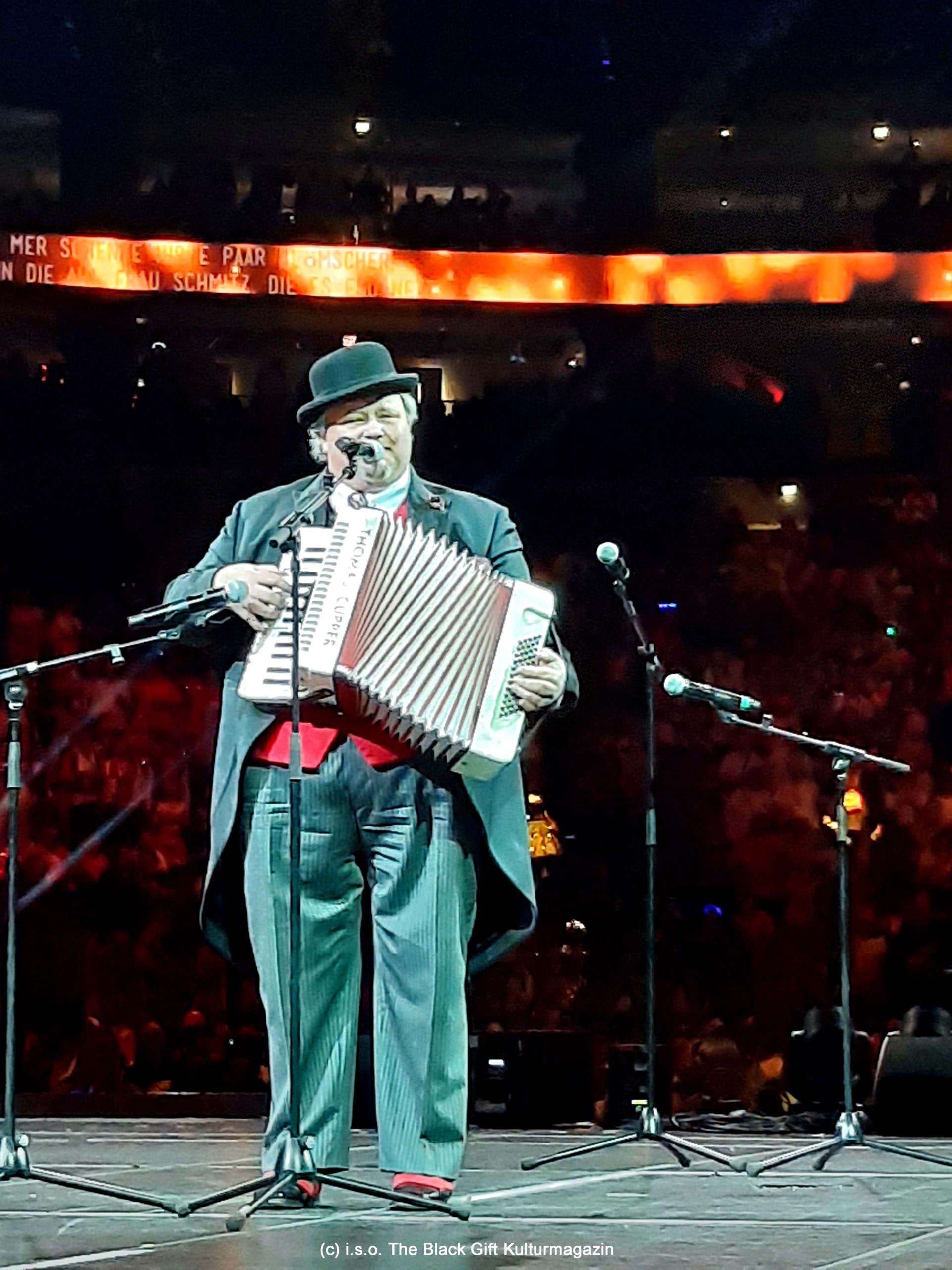 Et Klimpermännche Thomas Cüpper - The Black Gift Kulturmagazin